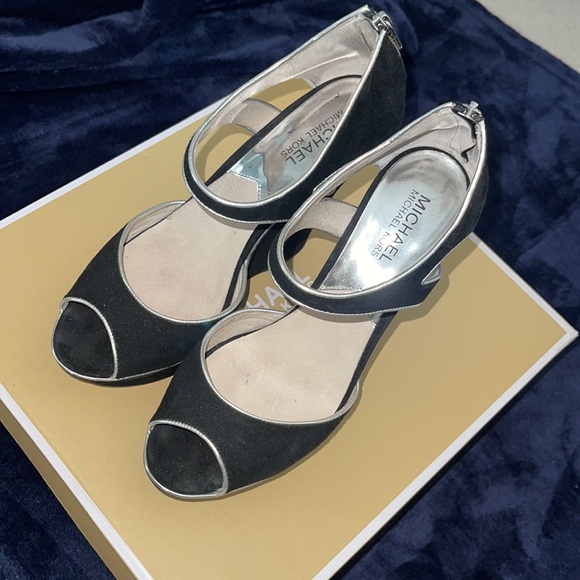 Michael Kors Riley wedge - Picture 2 of 6